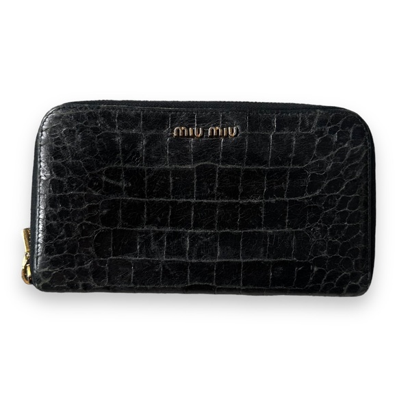 Miu Miu long black wallet w/ COA